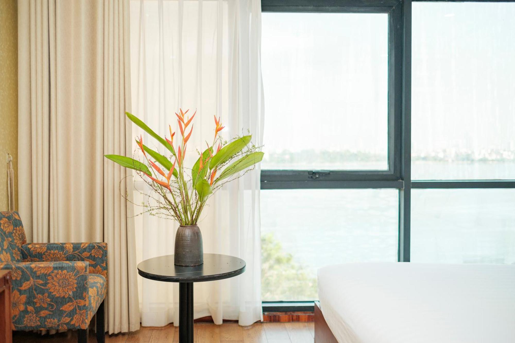 Sunset Westlake Hanoi Hotel Экстерьер фото