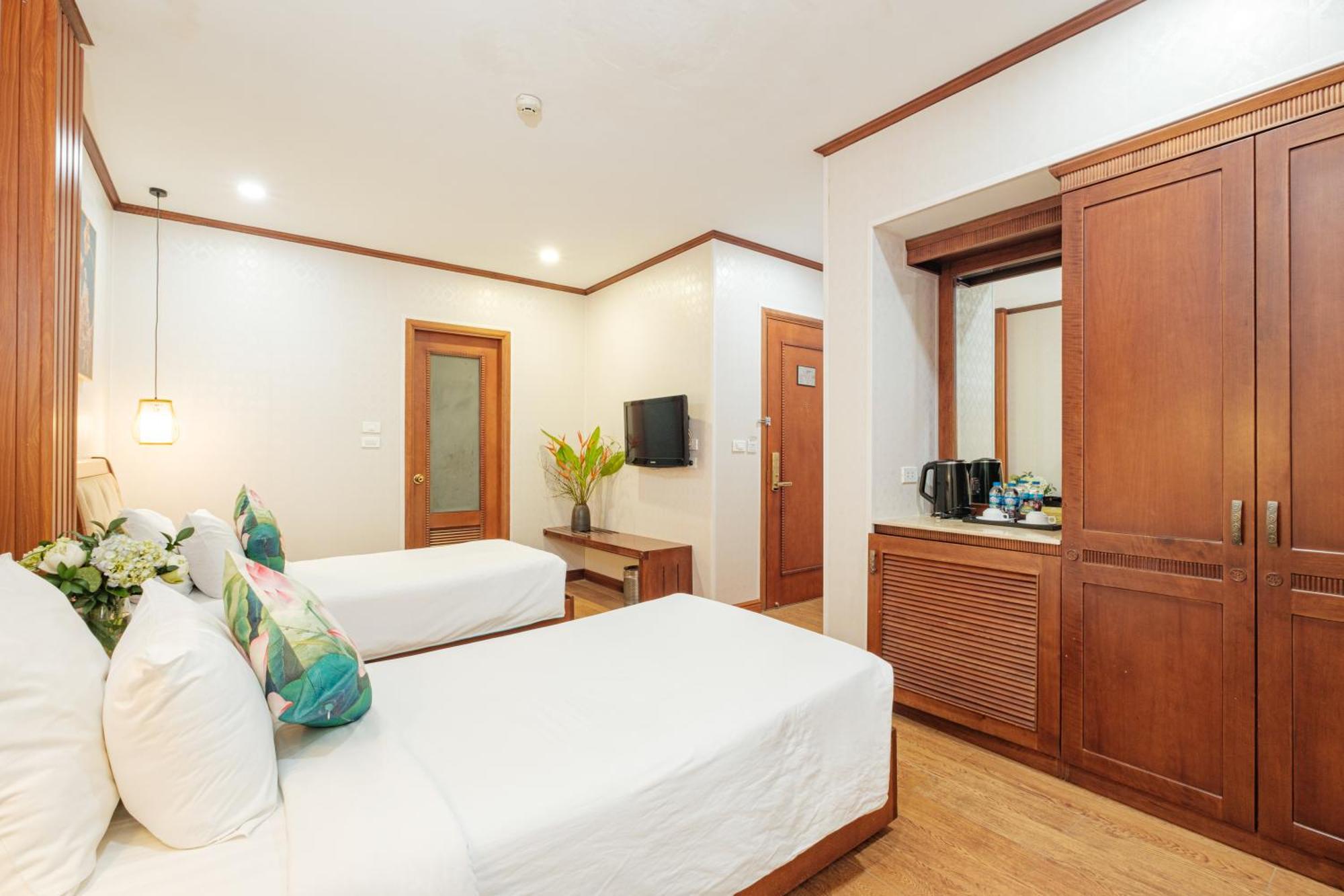 Sunset Westlake Hanoi Hotel Экстерьер фото